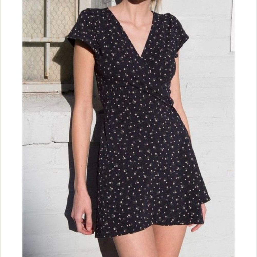 Brandy Melville Women's Navy and Pink Wrap Dress